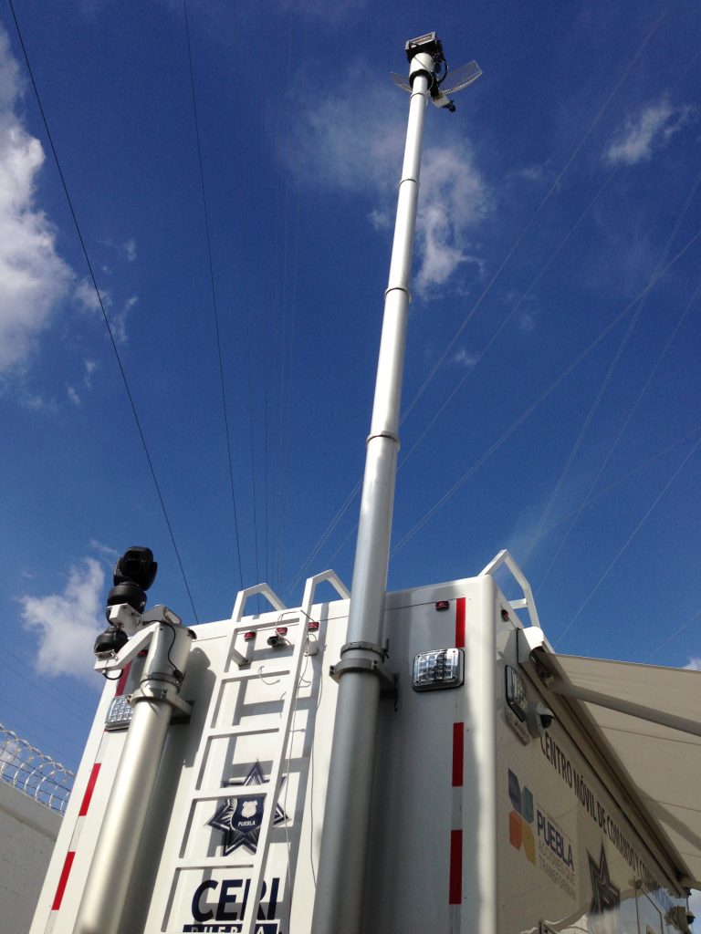 mat telescopique antenne sur camion EUROMAST Fabricant de mats télescopique